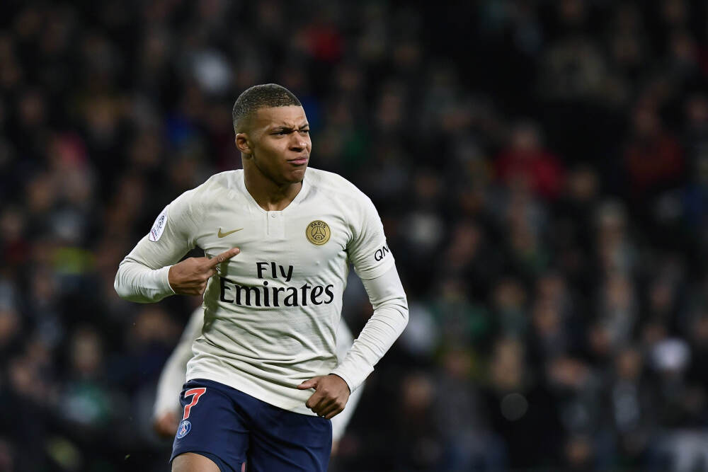 合同明夏到期！利物浦官推晒纪念海报：科纳特达成英超百场里程碑